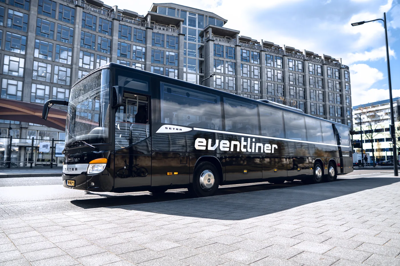 Luxe touringcar huren in Haarlem